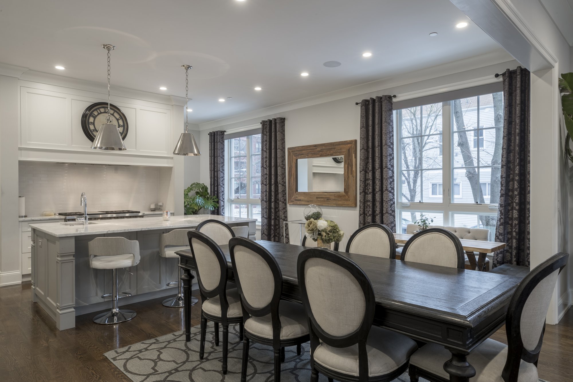 interior-shot-luxurious-house-dining-room