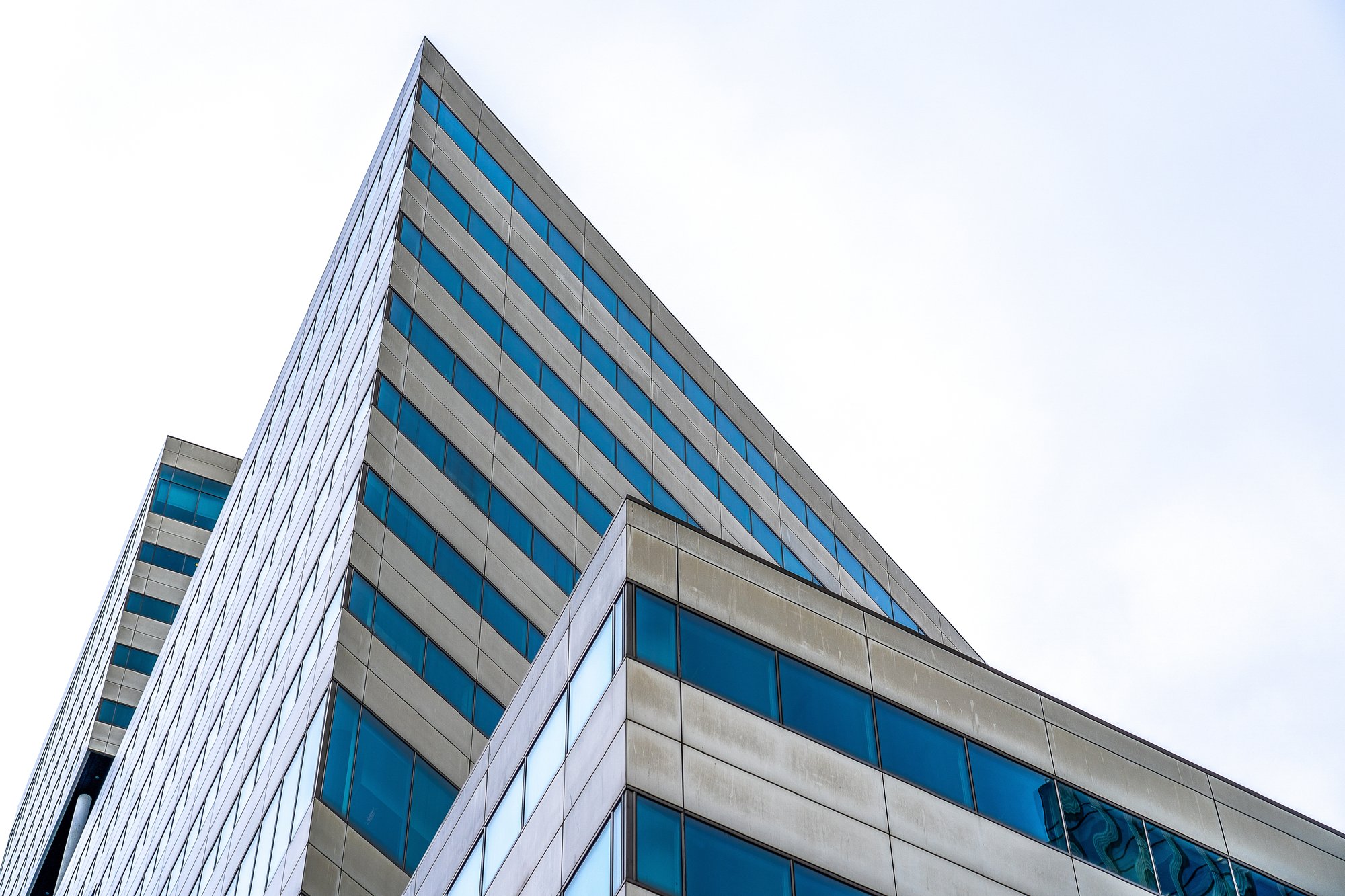modern-skyscraper-with-many-windows-daytime